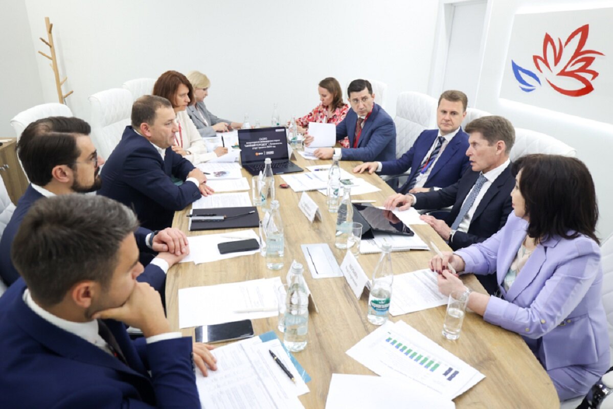 проект развития парка Минного городка во Владивостоке презентовали на ПМЭФ.  Фото: Фото: Правительство Приморского края / Диана Пермитина primorsky.ru