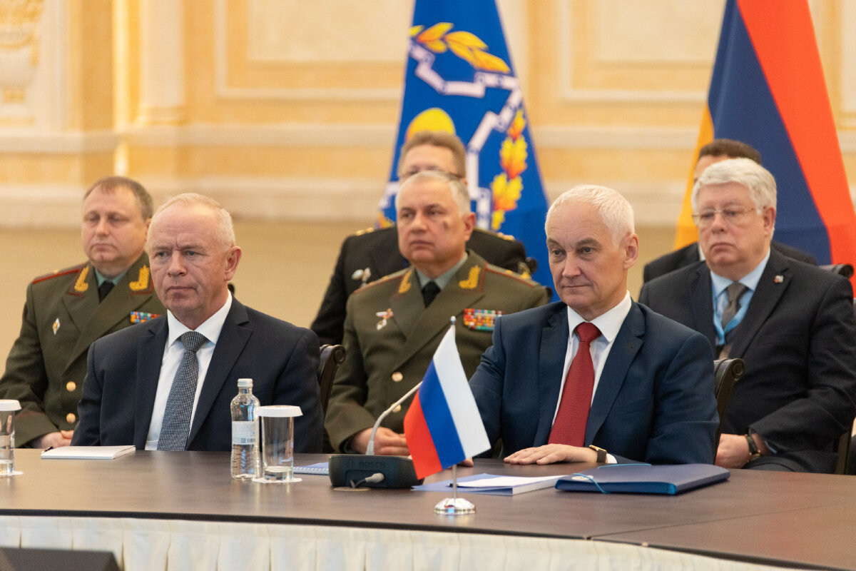 Белоусов приказал устранить слабые места в армии | Главные новости. Сиб ...