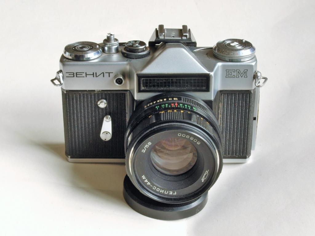 Фотоаппарат "Зенит - ЕМ".