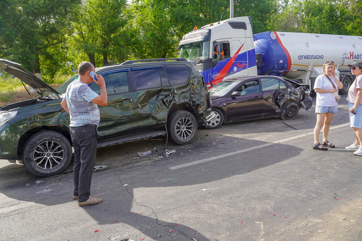 Автобус из Дагестана протаранил 10 автомобилей в Волгограде | Под прицелом  моего объектива | Дзен