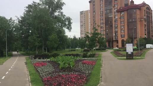 Москва, парк Ростокино в июне.