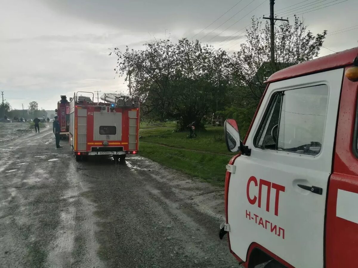 В селе Лая под Нижним Тагилом сгорел дом из-за молнии | Новости Тагила  TagilCity.ru | Дзен