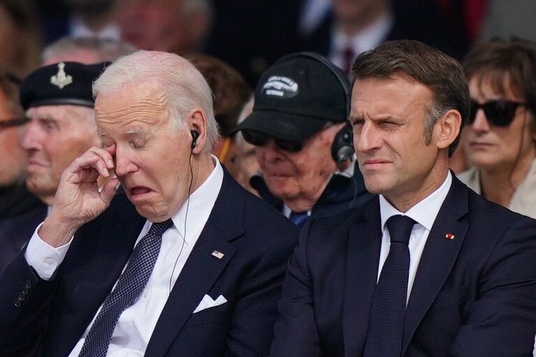    Президент США Джо Байден и президент Франции Эмманюэл Макрон © Pool/Global Look Press