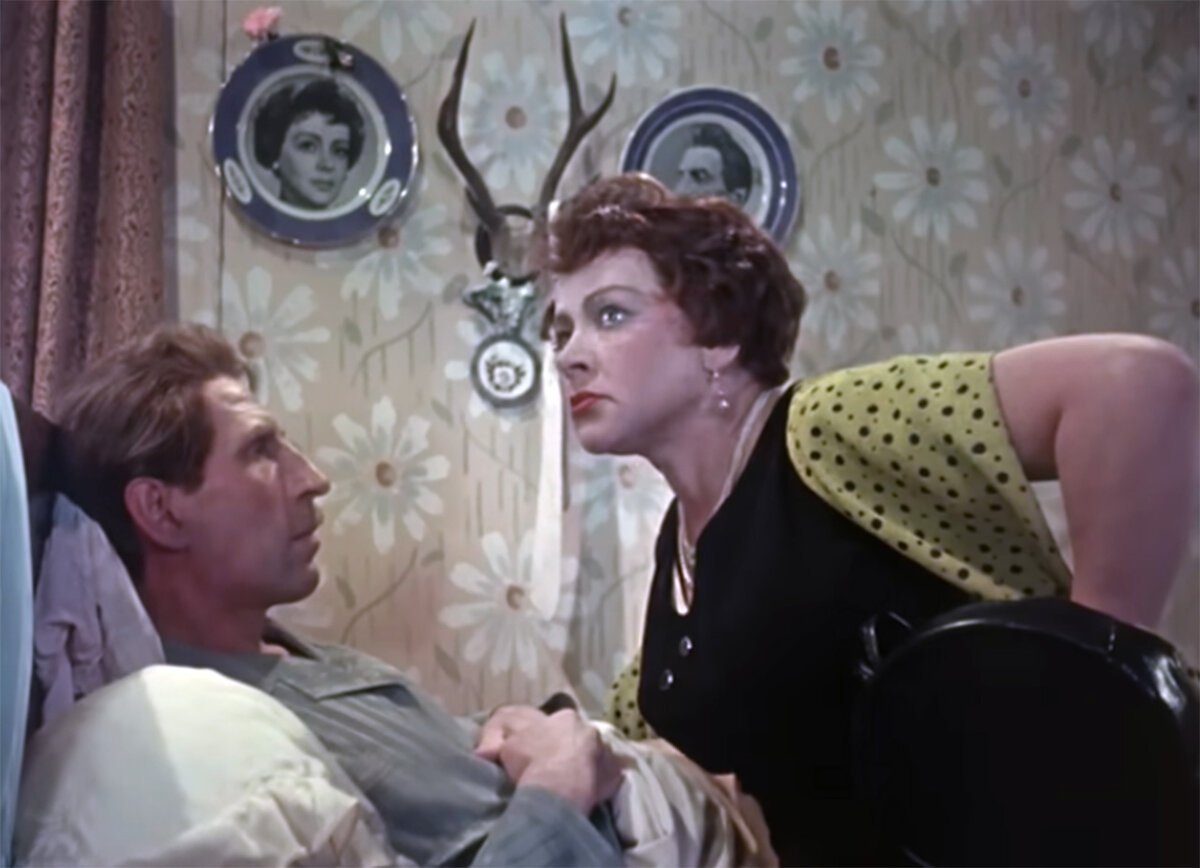 Кадр из фильма Эльдара Рязанова "Девушка без адреса"