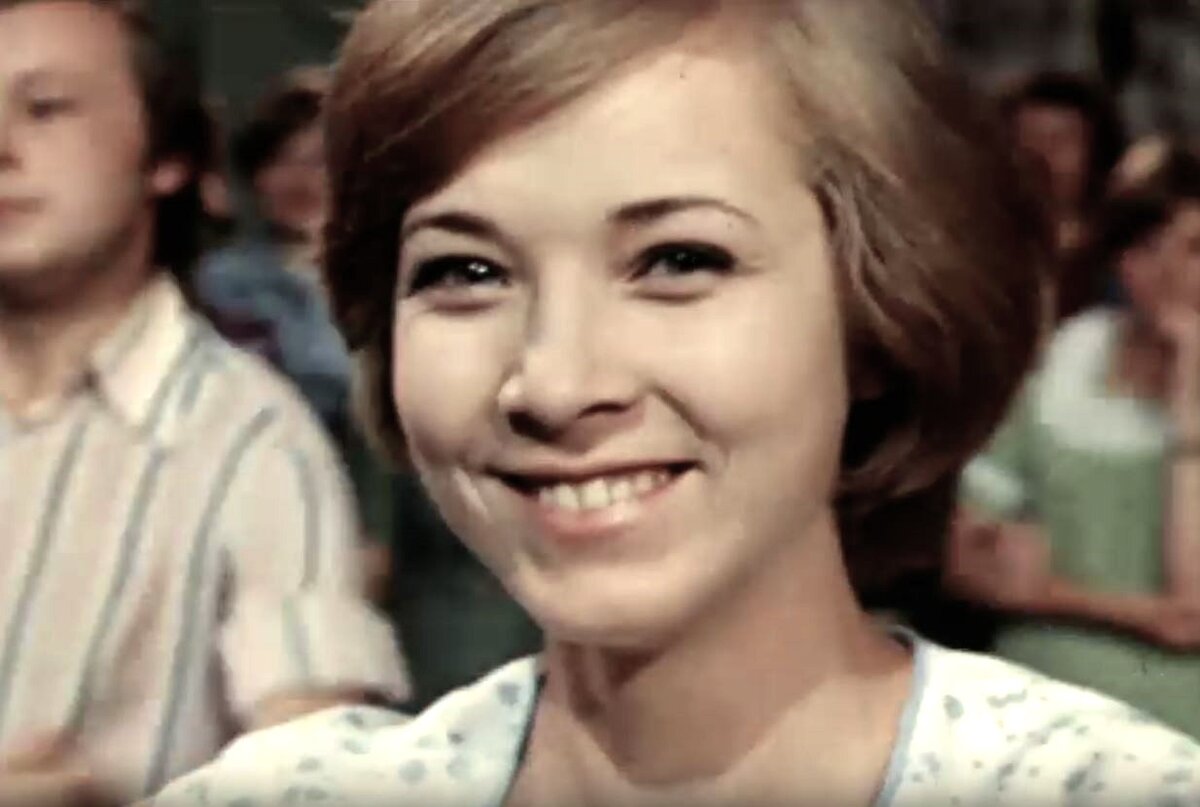 Кадр из телефильма "Прошлогодняя кадриль" (1978)