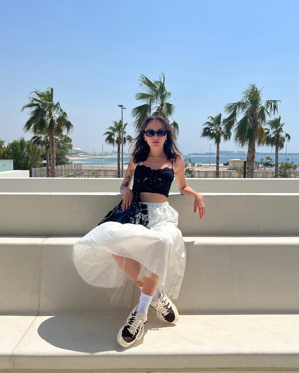 Даже брала с собой в Дубай, очень уж нравится 