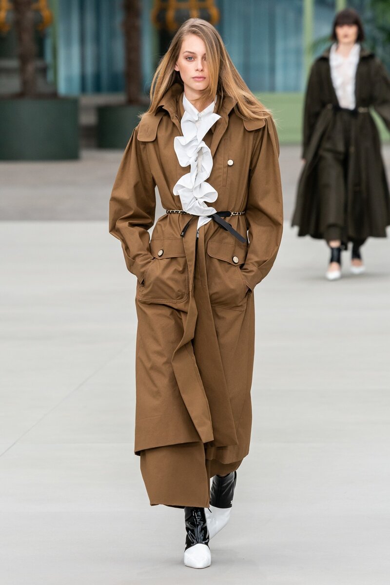    Afterwards: 5 самых ярких показов Виржини Виар в Chanel (фото 3)