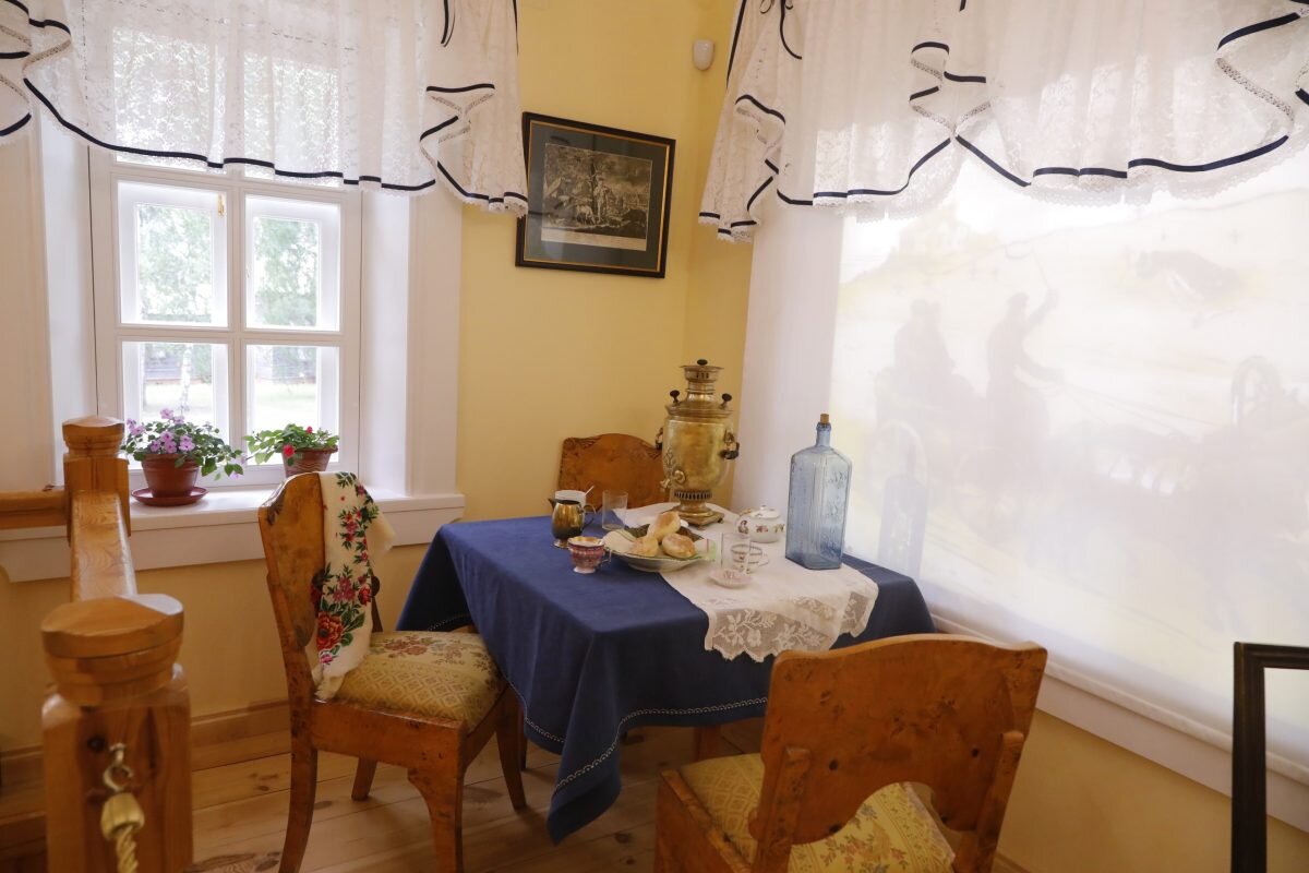    Кира Мишина