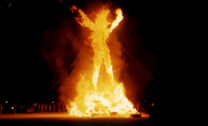 Горящий человек с фестиваля Burning man / Wikimedia Commons