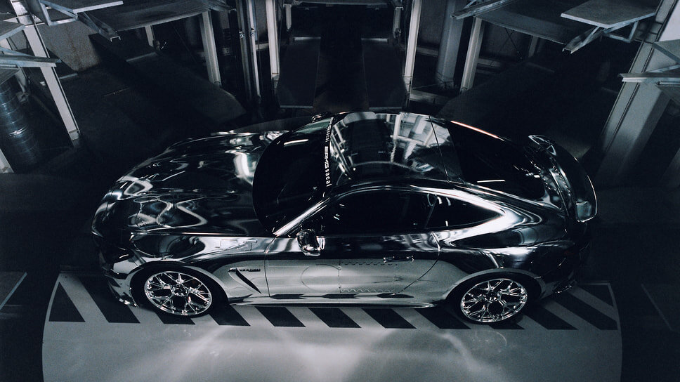 Фото: Mercedes-AMG📷Капсульная коллекция sacai x Mercedes-AMG