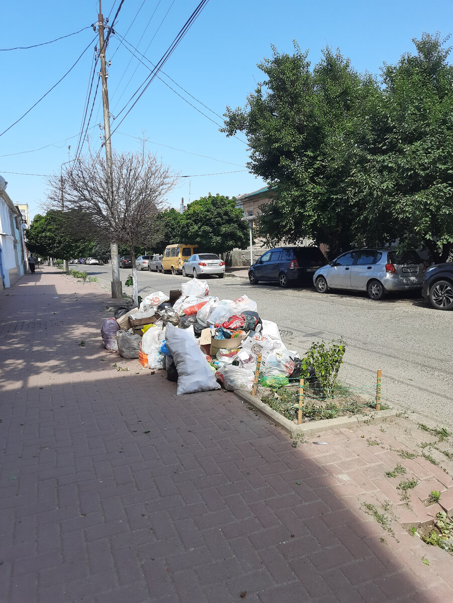 Одна из центральных улиц - улица Ленина
