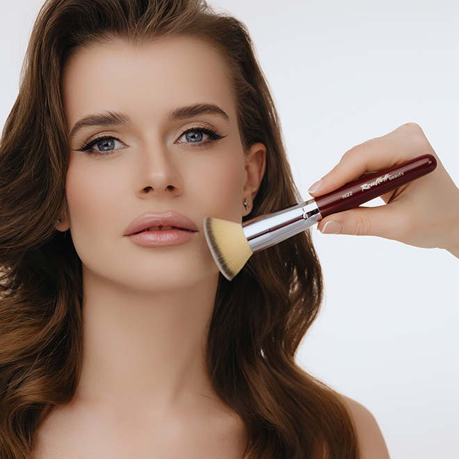 Кисть Roubloff beauty ht22 из мягкой синтетики для тона и основы