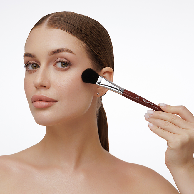 Кисть Roubloff beauty fo18 из мягкой синтетики для румян и хайлайтеров