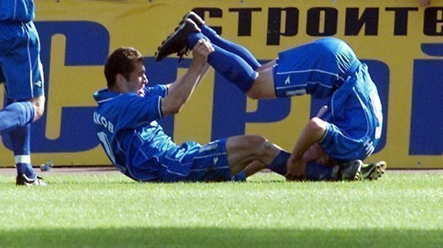 Знаменитый кувырок Александра Кержакова и Андрея Аршавина после гола в ворота «Спартака». Фото Александр Федоров, «СЭ»