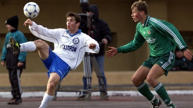 2001 год. Александр Кержаков против Василия Березуцкого. Фото Александр Вильф, «СЭ»