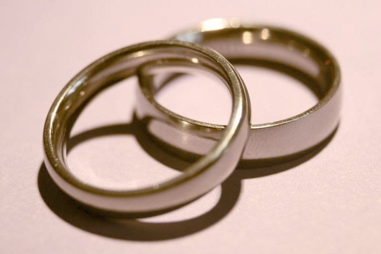 Если супруги не носят обручальные кольца