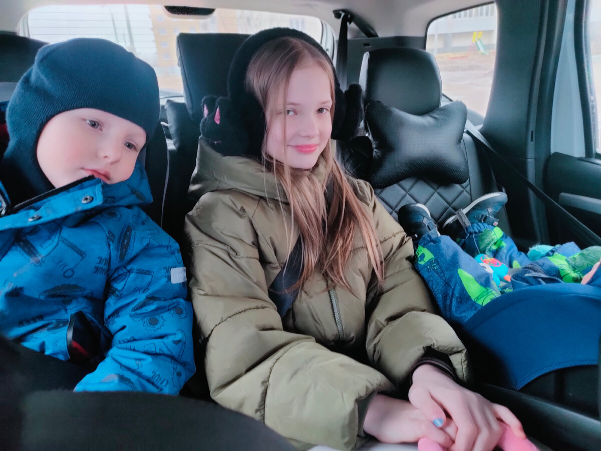 Дети в машине