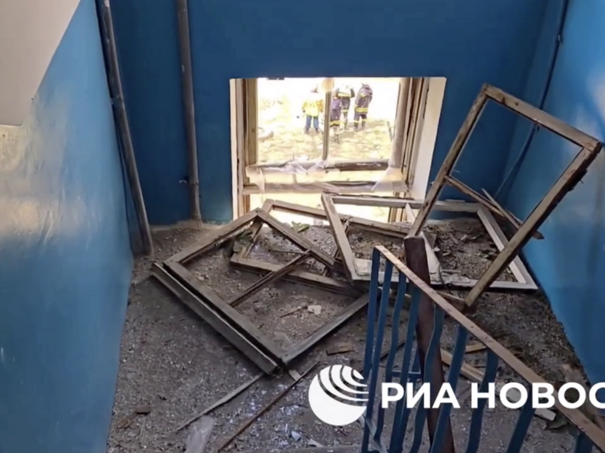    Последствия ракетного удара ВСУ по многоквартирному дому в Луганске© Фото : РИА Новости