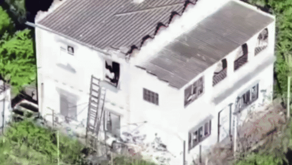 ВЗРЫВ FPV-ДРОНА МОЖЕТ СЛОЖИТЬ ЦЕЛЫЙ ЭТАЖ ЗАГОРОДНОГО ДОМА. ИСТОЧНИК: ТГ-КАНАЛ ALEX PARKER RETURNS