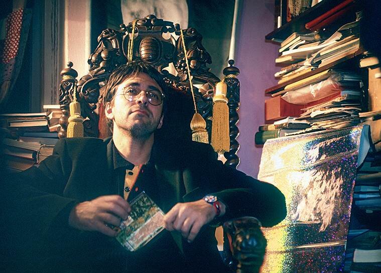 Полистайте фото, взятые с сайта "Кинопоиск". Я выбрал лишь несколько - можете сами посмотреть полный вариант