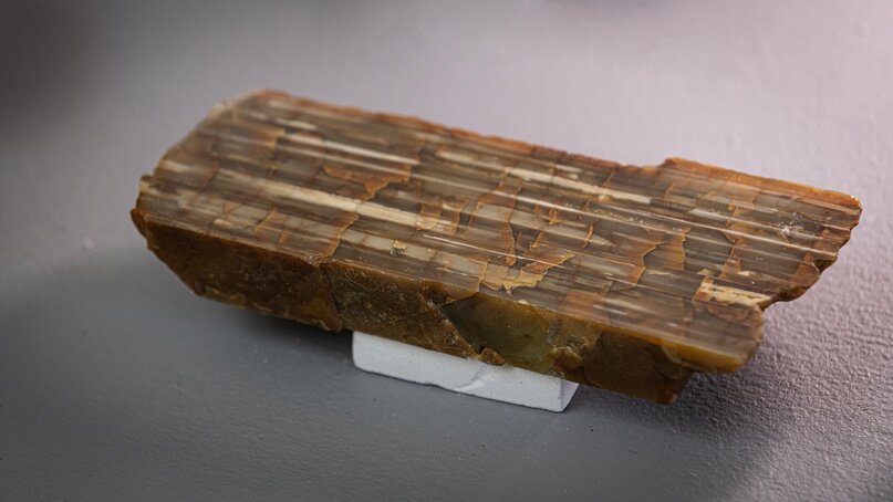 Сардоникс, параллельно-слоистый агат