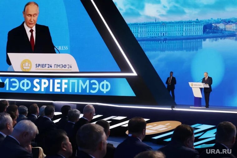 Путин заявил, что РФ будет использовать ядерное оружие только при угрозах безопасности для страны Фото: Владимир Андреев © URA.RU