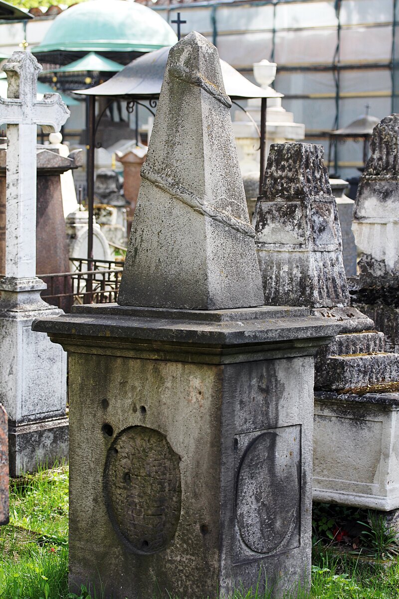 Надгробие неизвестного, которое приписывают Салтычихе