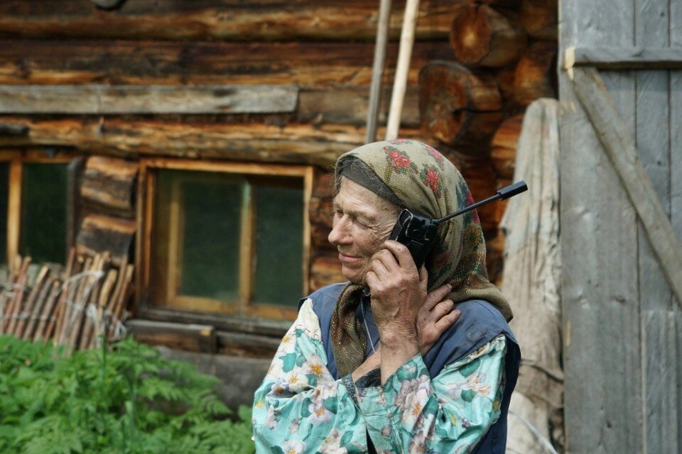    Десант с большой земли пока не смог попасть к отшельнице Агафье Лыковой. Фото: Виктор Непомнящий, заповедник "Хакасский".