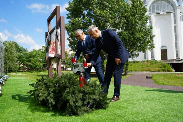 Посол Армении в Украине Владимир Карапетян во время визита в Бучу / armenpress.am   📷