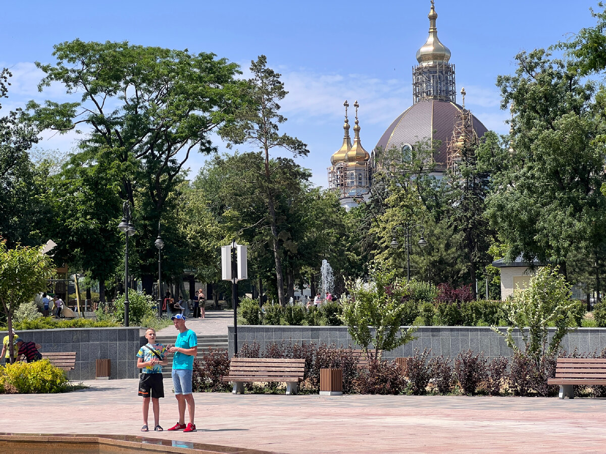 Мариуполь: Обед в уличном кафе. Чем кормят в освобожденном городе (меню,  цены, блюда) | Зоркий | Дзен