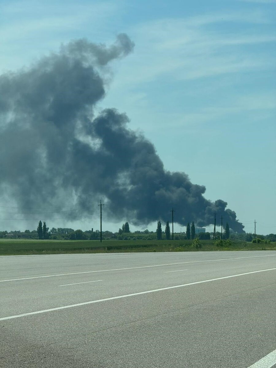 Горит нефтебаза