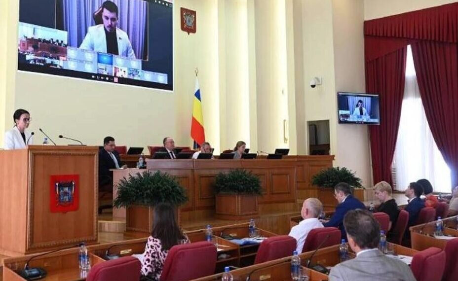    Депутаты и эксперты оценили предлагаемые изменения налогового законодательства. Фото: ЗС РО