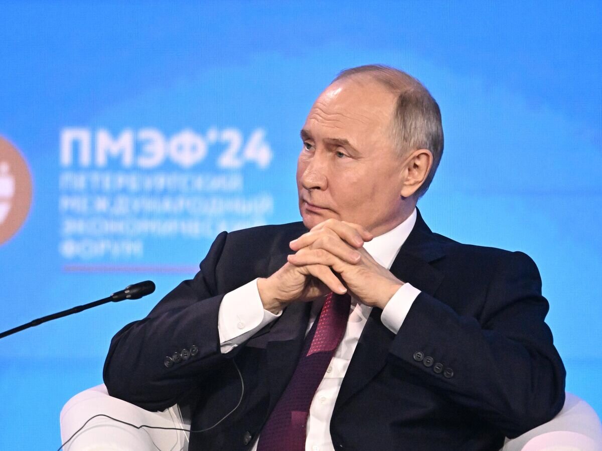    Президент России Владимир Путин принимает участие в пленарном заседании Петербургского международного экономического форума© РИА Новости / Сергей Бобылев