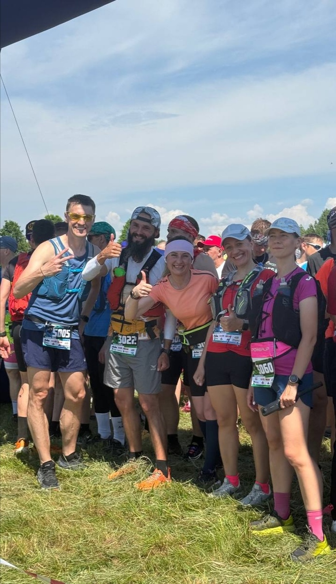 Автор как всегда с улыбкой. На старте!!! Фото болельщиков. 