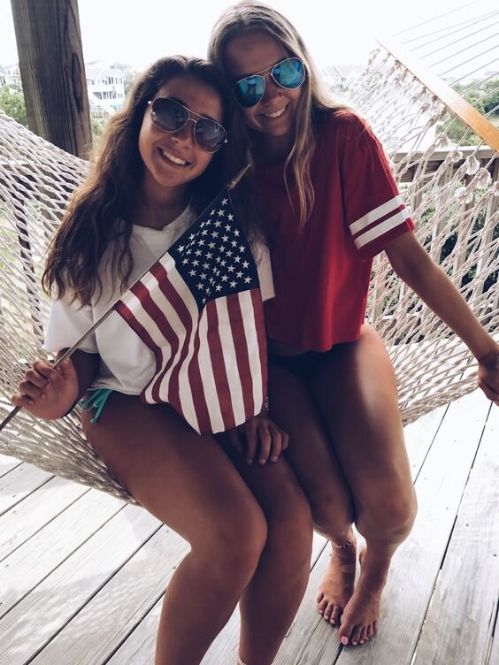 Неужели ты до сих пор не хочешь начать учить инглиш, чтобы пообщаться с этими милахами? Шлепни им лайк, если настоящий мужик. Если девушка, тоже шлепни.
https://i.pinimg.com/564x/80/50/e4/8050e4121ac694e1ab789f9b9fff6c7d.jpg