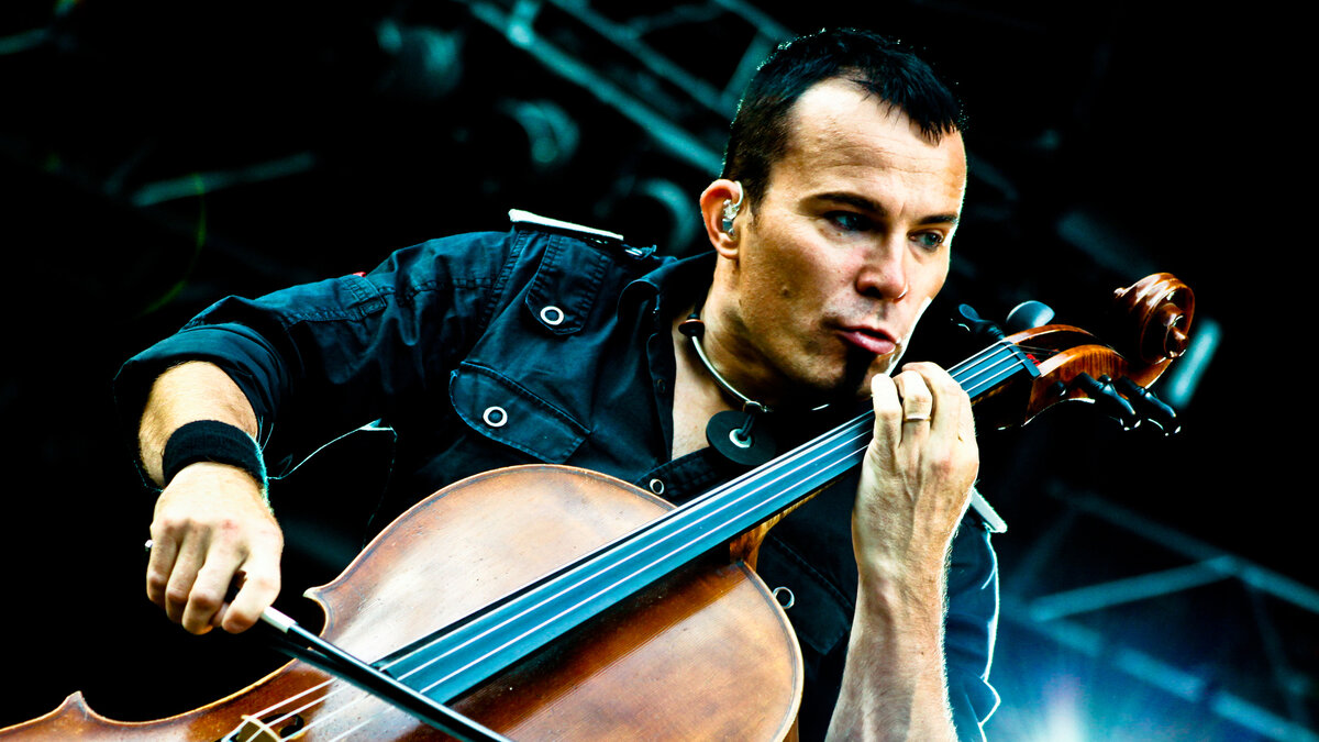    Выступление группы Apocalyptica на фестивале Bloodstock Open Air Festival, 15 августа 2009 года   
Christie Goodwin/Getty Images
