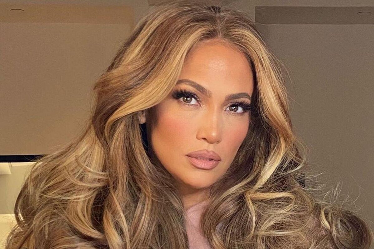 J LO