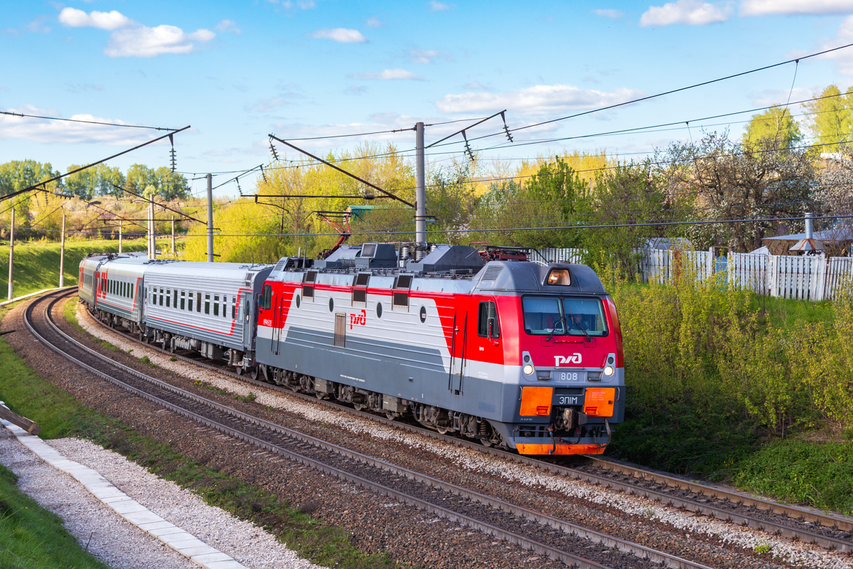 электровоз ЭП1М-808 поезд 339 Нижний Новгород — Новороссийск
станция Окская
Россия, Нижегородская область