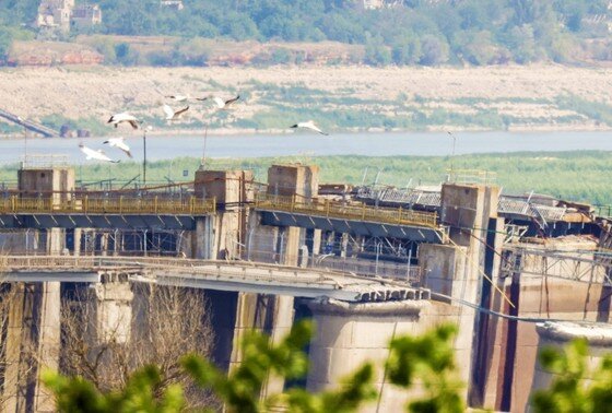     Россия. Херсонская область. Новая Каховка. Разрушенная плотина Каховской ГЭС.