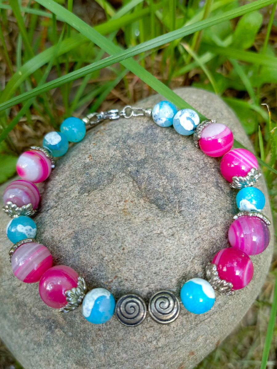 Браслет и фото автора.