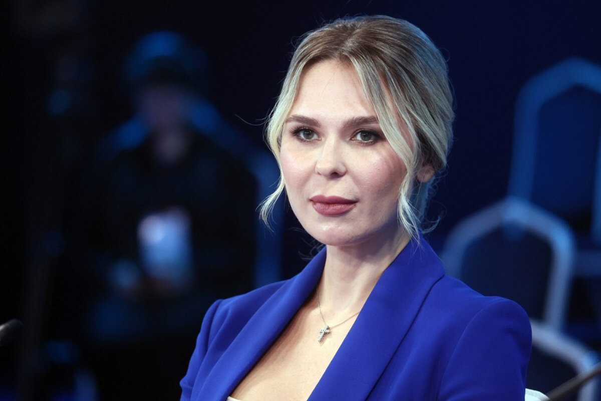 «Какая я вам Телегина?» Певица Пелагея оскандалилась на ПМЭФ | RuNews24 ...