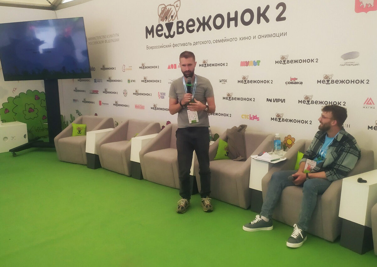На кинофестивале «Медвежонок» в Перми Иван Добронравов встретился и пообщался с поклонниками.  Фото: Илья Пригожин