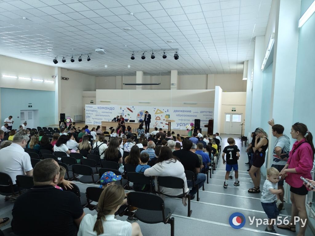    Жителям поселка Ростошинские пруды в Оренбурге рассказали, почему школа у них не появится