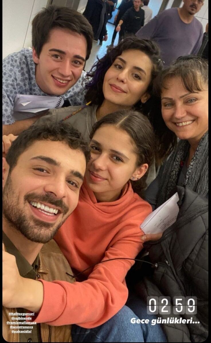 За кадром сериала "Дикий". 