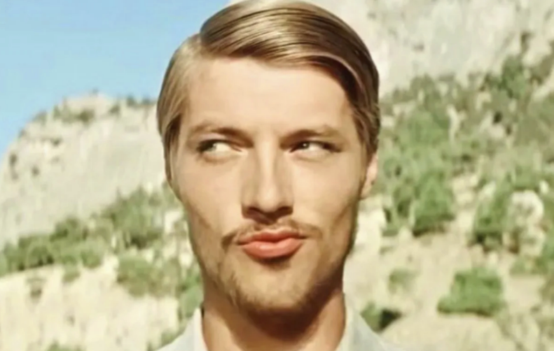 "Три плюс два"