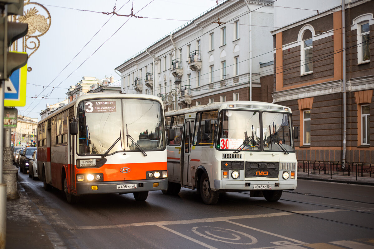 ПАЗы и старые корейские автобусы: типичная картина на улицах Иркутска