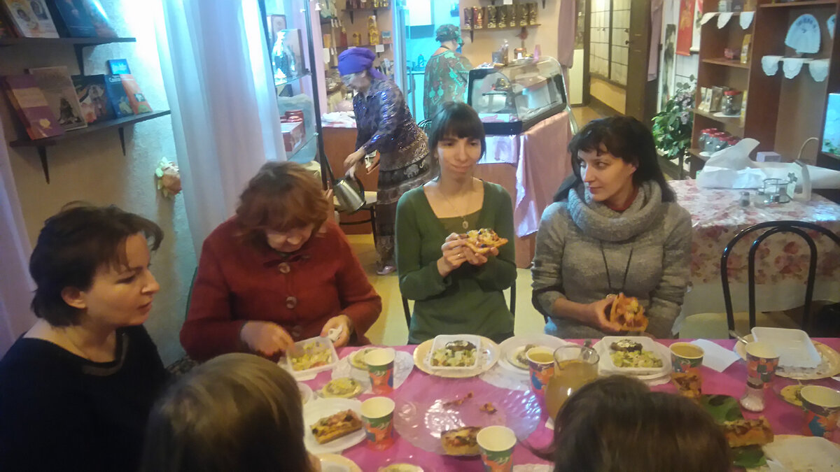 В моем любимом кафе "Сандаловый дом"