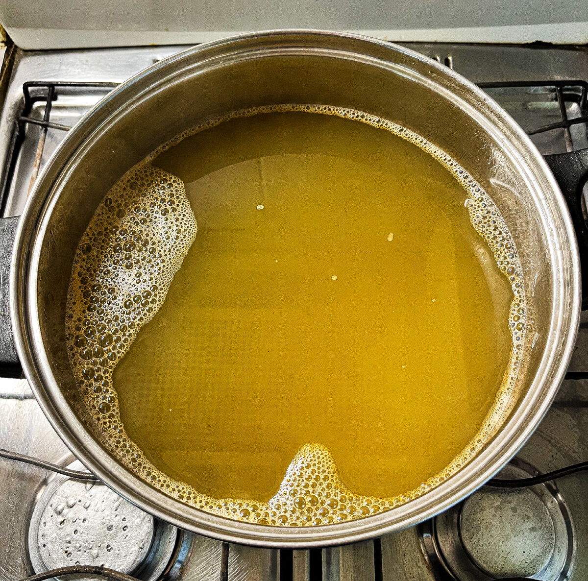 Должно получиться так, бульон в кастрюле, мы молодцы)))