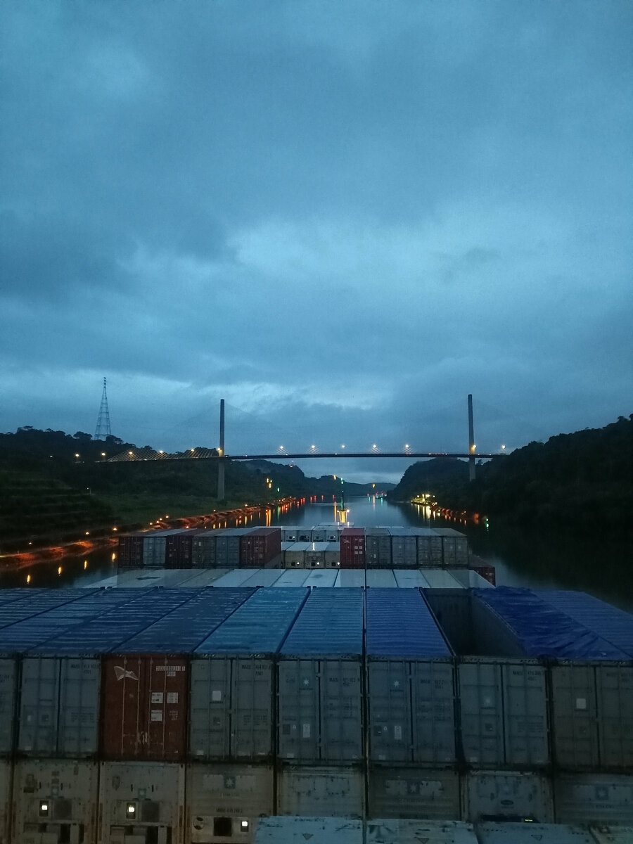 Мост Столетия в Панамском канале