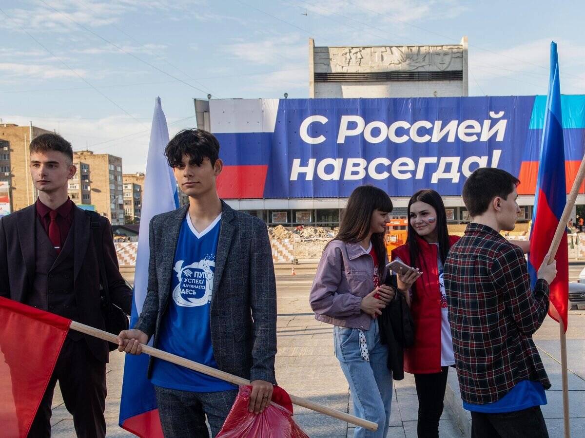    Празднование вхождения Луганской народной республики в состав России в Луганске© РИА Новости / Валерий Мельников